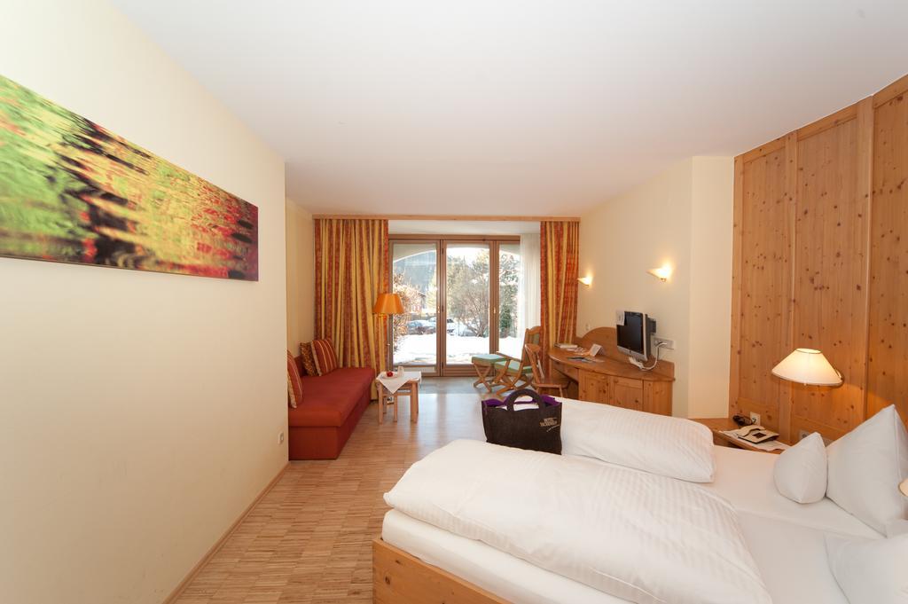 Naturhotel Ortners Eschenhof Бад Клайнкирххайм Стая снимка